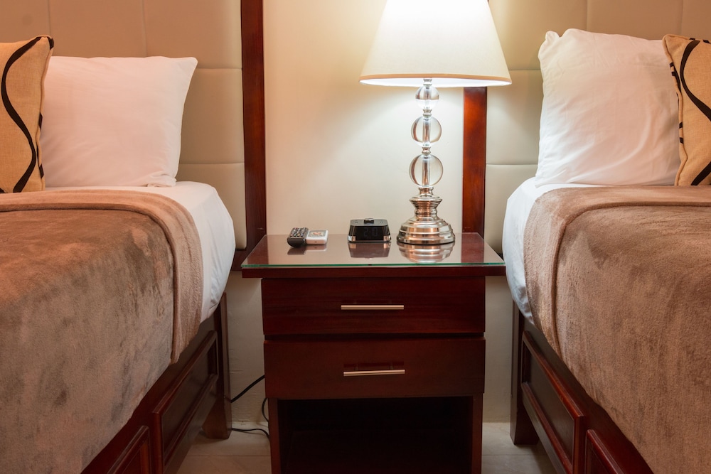 Travellers Beach Resort — Hotel rooms in Negril