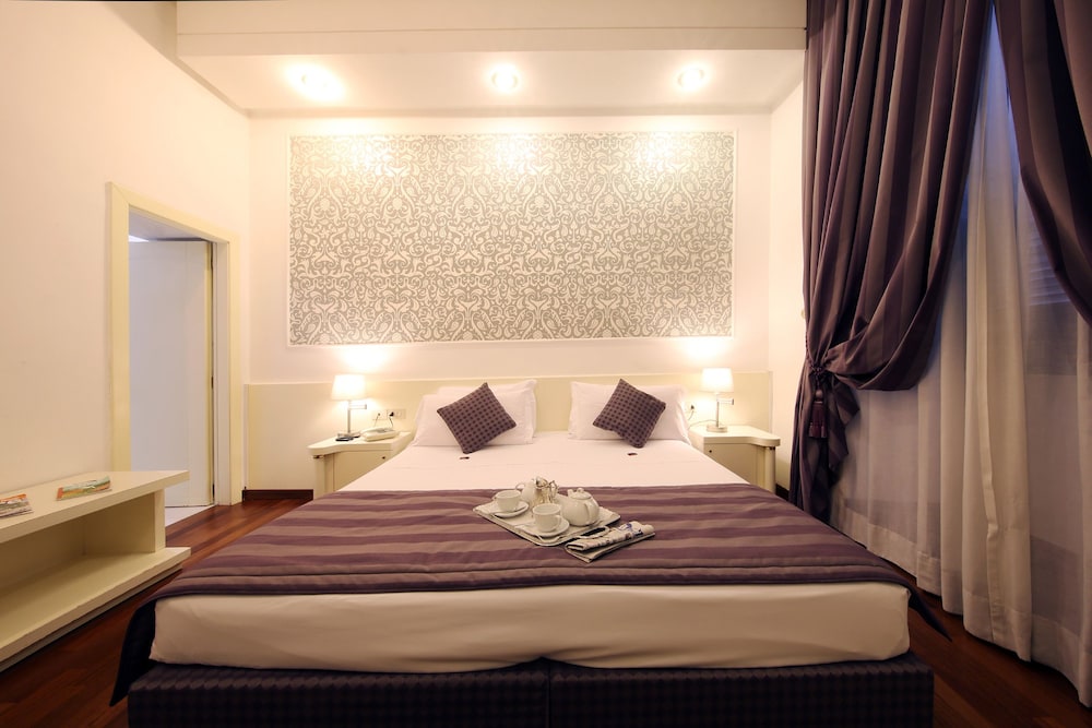 Traiano Hotel — Hotel rooms in Rome, Lazio
