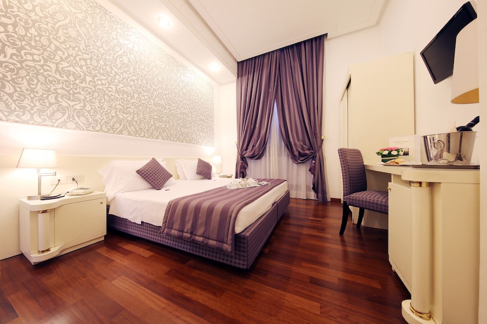 Traiano Hotel — Hotel rooms in Rome, Lazio