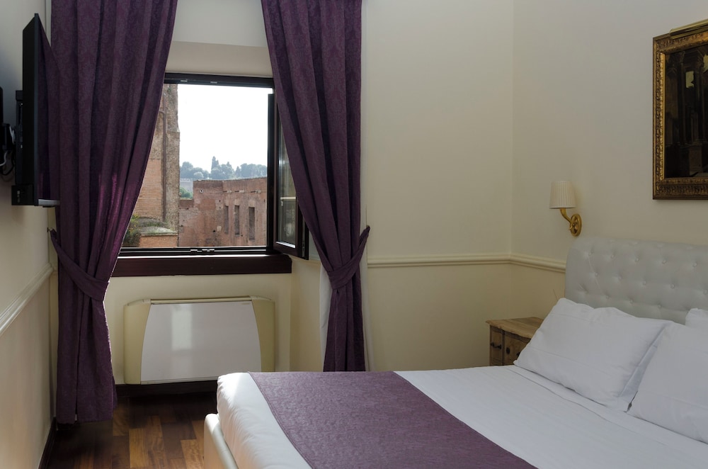 Traiano Hotel — Hotel rooms in Rome, Lazio