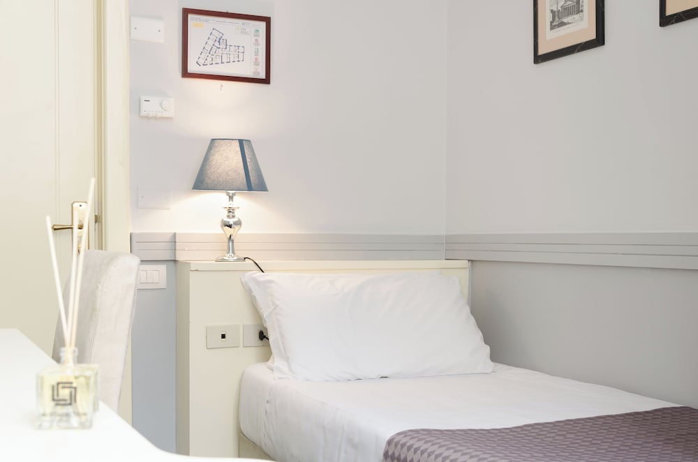 Traiano Hotel — Hotel rooms in Rome, Lazio