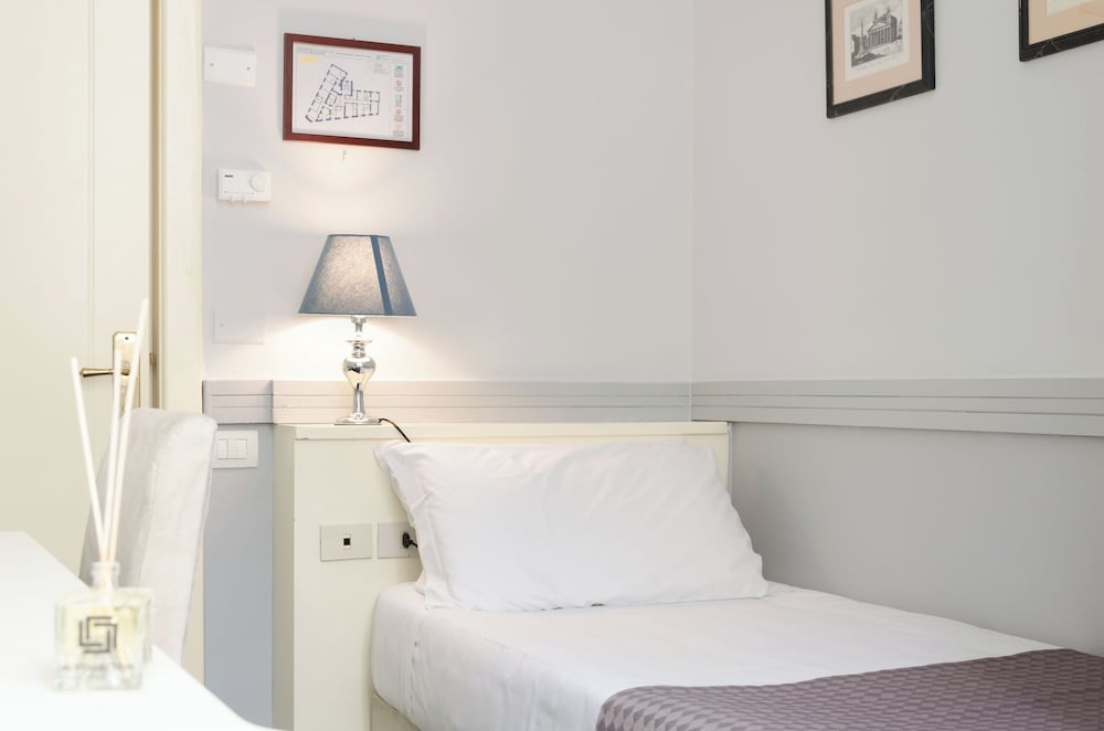 Traiano Hotel — Hotel rooms in Rome, Lazio