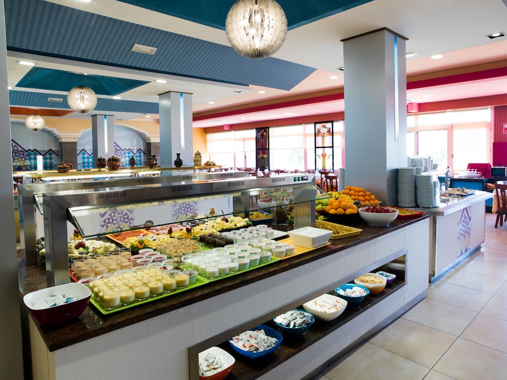 Hotel Monarque Torreblanca — Restaurant & bars in Fuengirola, Andalusia