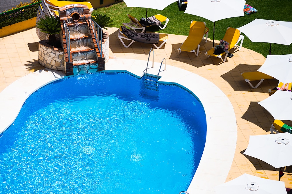 Hotel Monarque Torreblanca — Swimming pool in Fuengirola, Andalusia