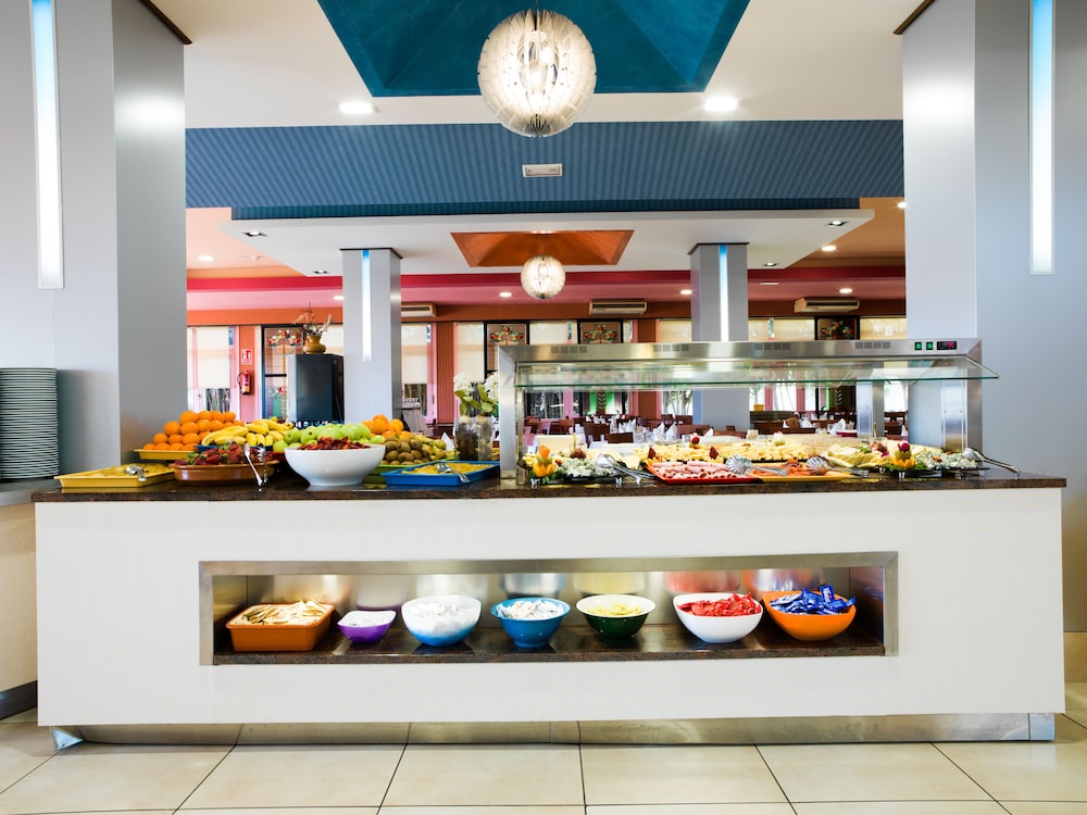 Hotel Monarque Torreblanca — Restaurant & bars in Fuengirola, Andalusia