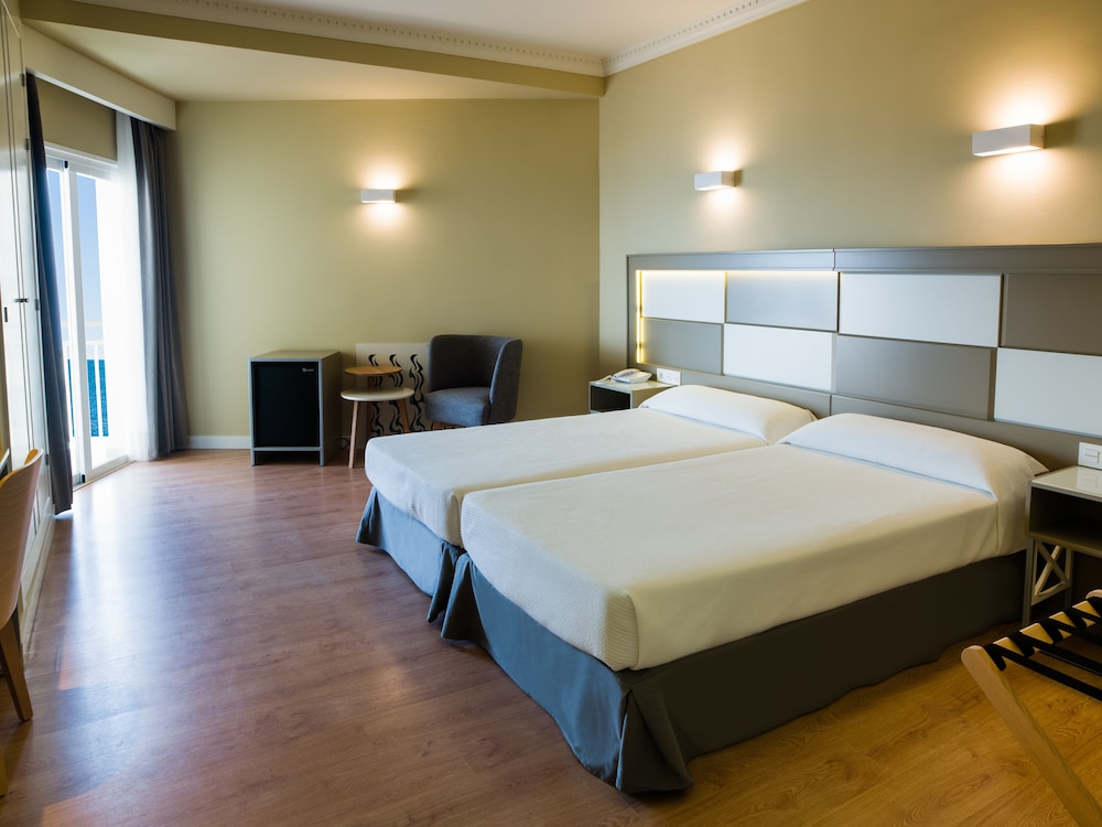 Hotel Monarque Torreblanca — Hotel rooms in Fuengirola, Andalusia