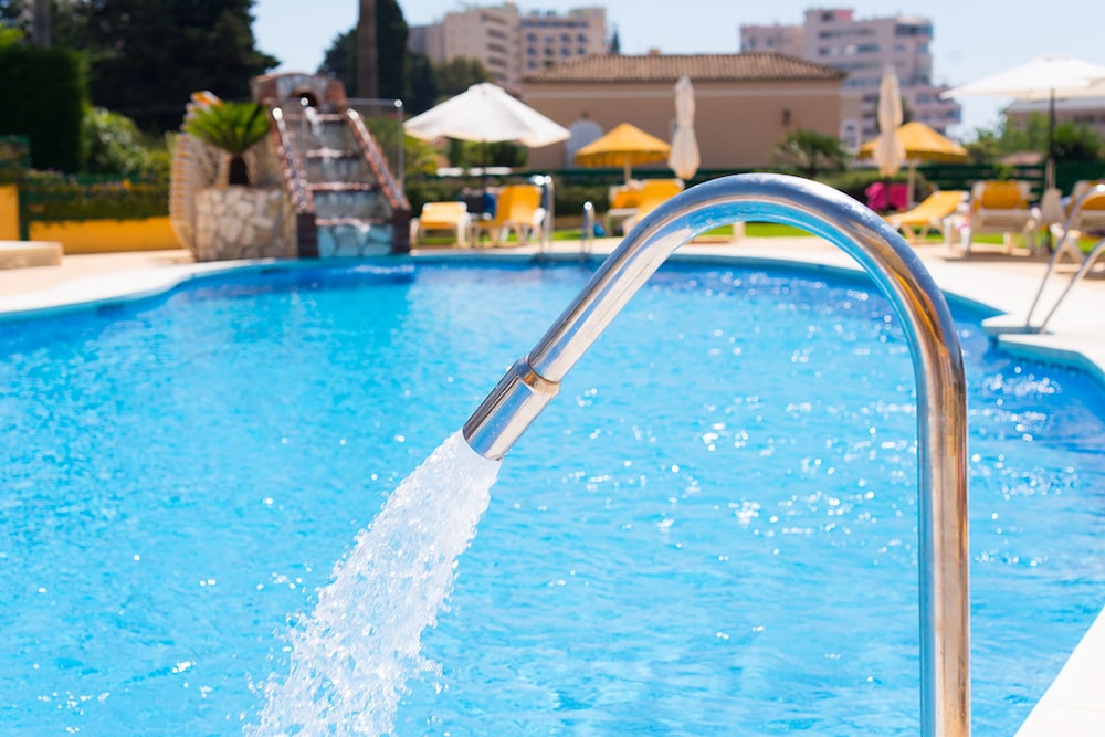 Hotel Monarque Torreblanca — Swimming pool in Fuengirola, Andalusia