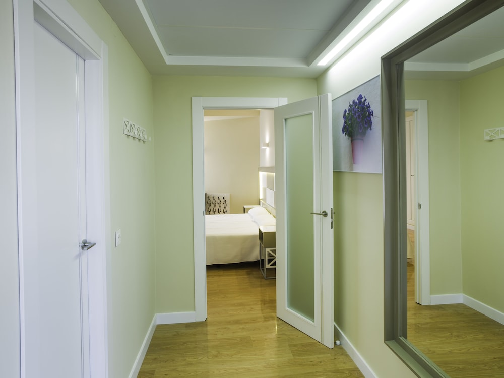 Hotel Monarque Torreblanca — Hotel rooms in Fuengirola, Andalusia