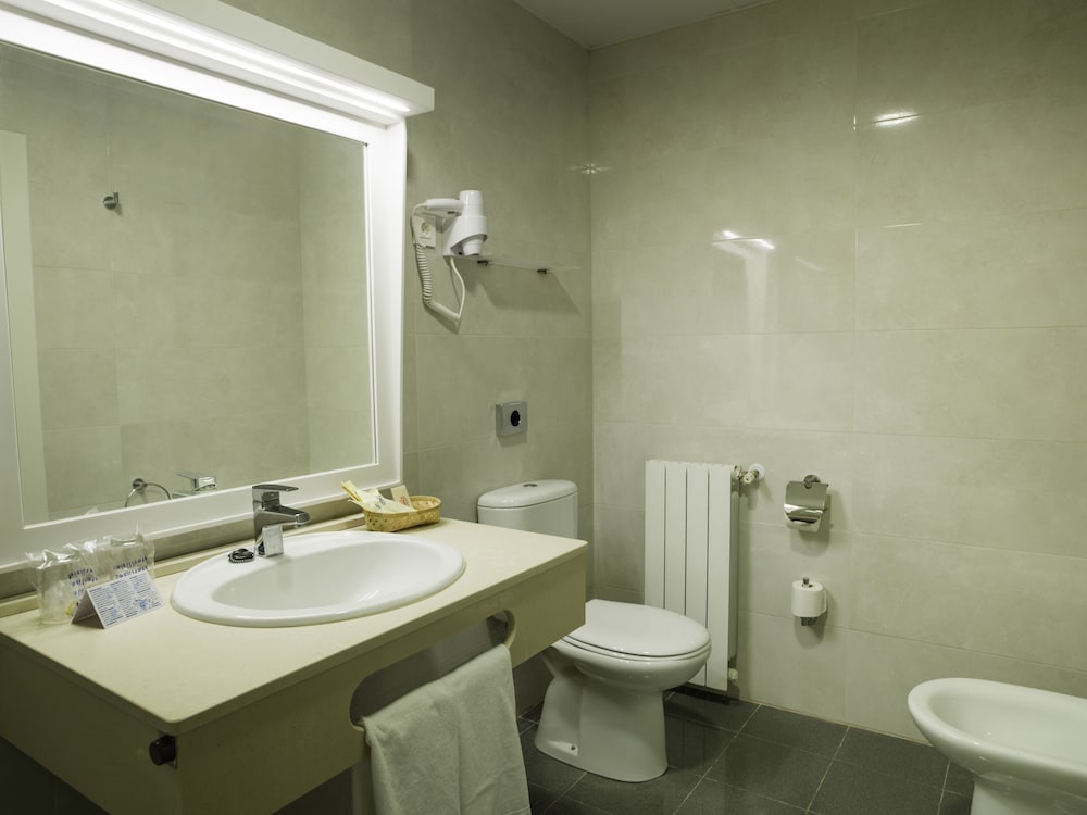 Hotel Monarque Torreblanca — Hotel rooms in Fuengirola, Andalusia