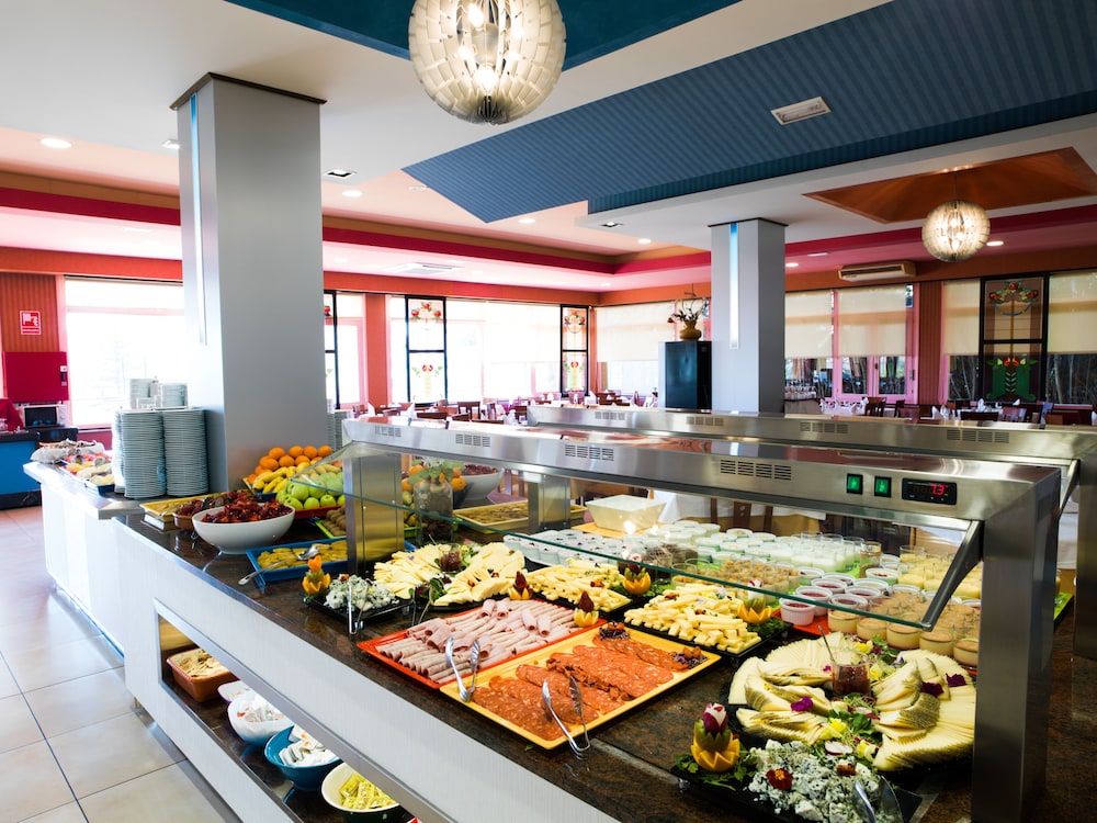 Hotel Monarque Torreblanca — Restaurant & bars in Fuengirola, Andalusia