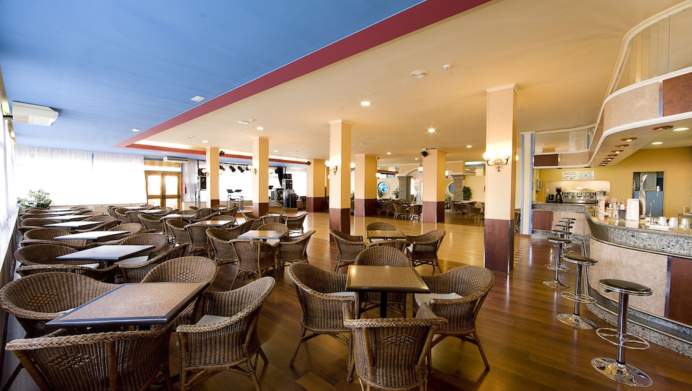 Hotel Monarque Torreblanca — Restaurant & bars in Fuengirola, Andalusia