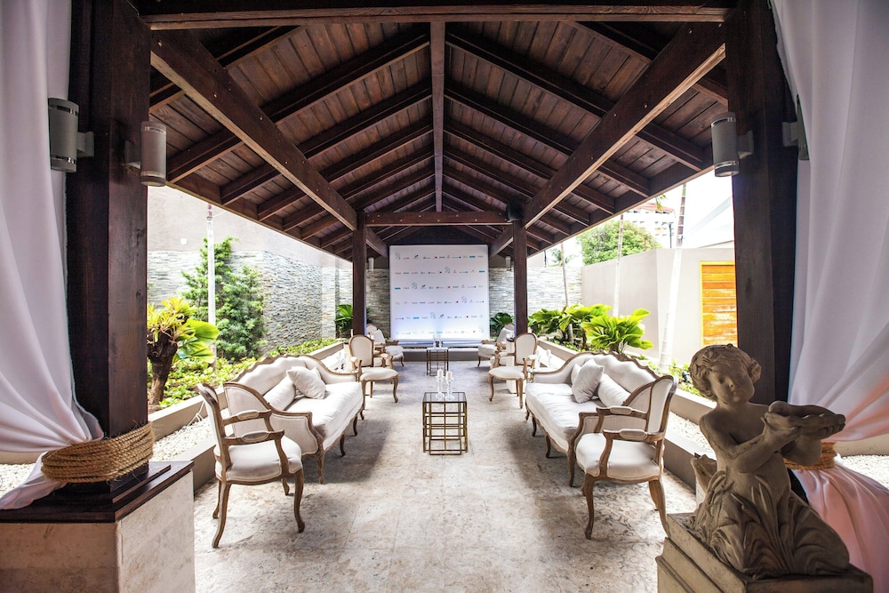 Sheraton Santo Domingo Hotel — Hotel building in Santo Domingo, Distrito Nacional