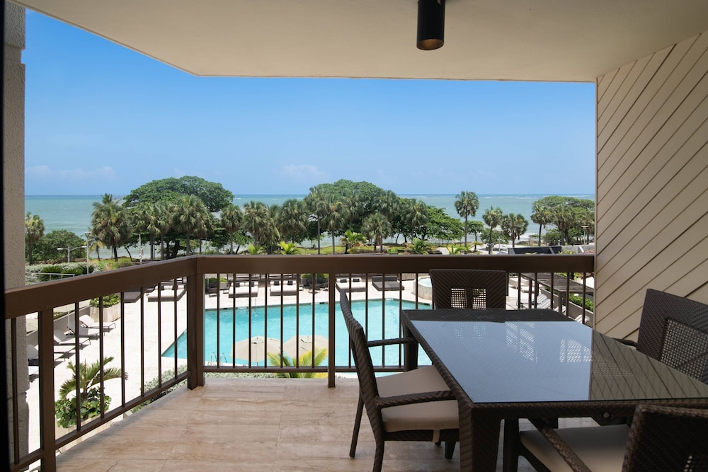 Sheraton Santo Domingo Hotel — Swimming pool in Santo Domingo, Distrito Nacional