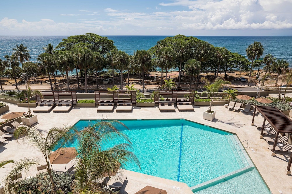Sheraton Santo Domingo Hotel — Swimming pool in Santo Domingo, Distrito Nacional