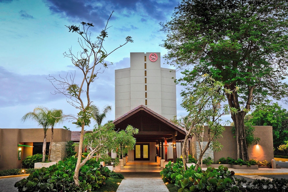 Sheraton Santo Domingo Hotel — Hotel building in Santo Domingo, Distrito Nacional