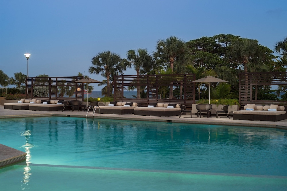 Sheraton Santo Domingo Hotel — Swimming pool in Santo Domingo, Distrito Nacional