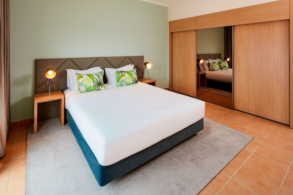 NH Marina Portimao Resort — Hotel rooms in Portimão, Faro