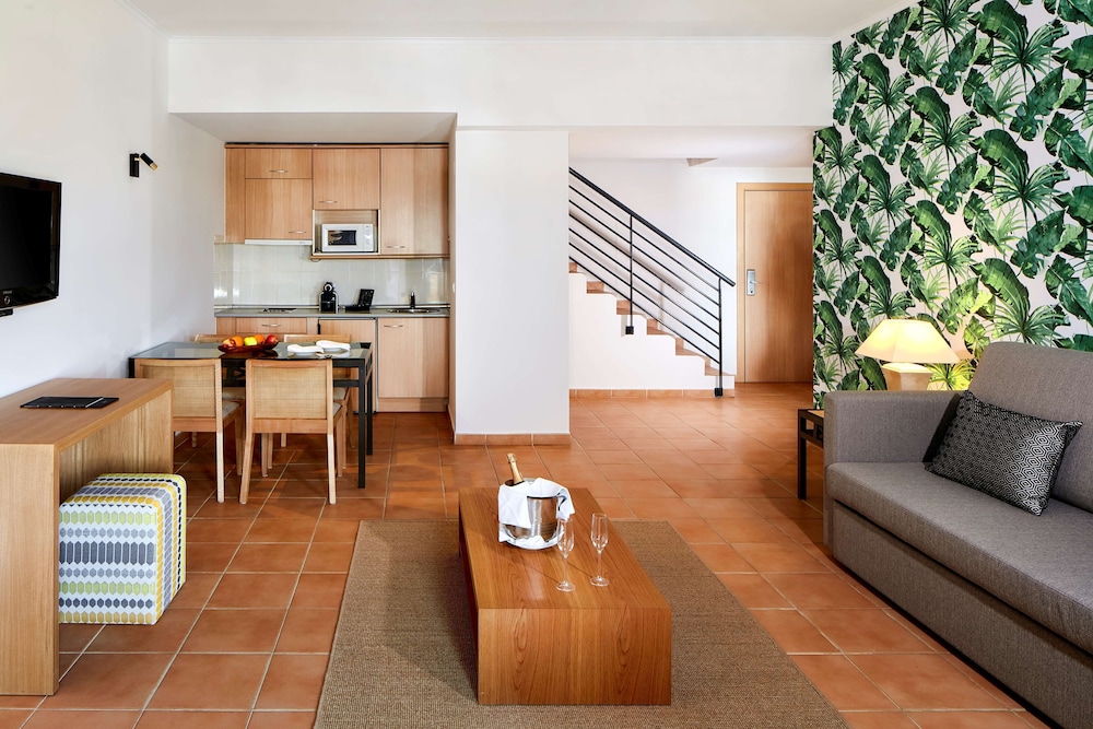 NH Marina Portimao Resort — Hotel rooms in Portimão, Faro