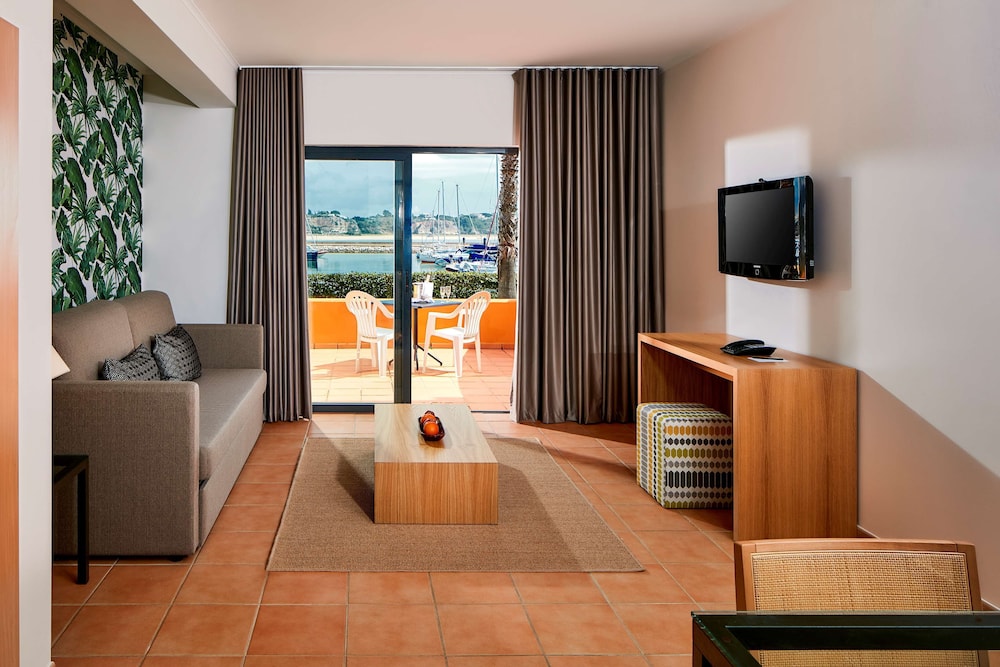 NH Marina Portimao Resort — Hotel rooms in Portimão, Faro