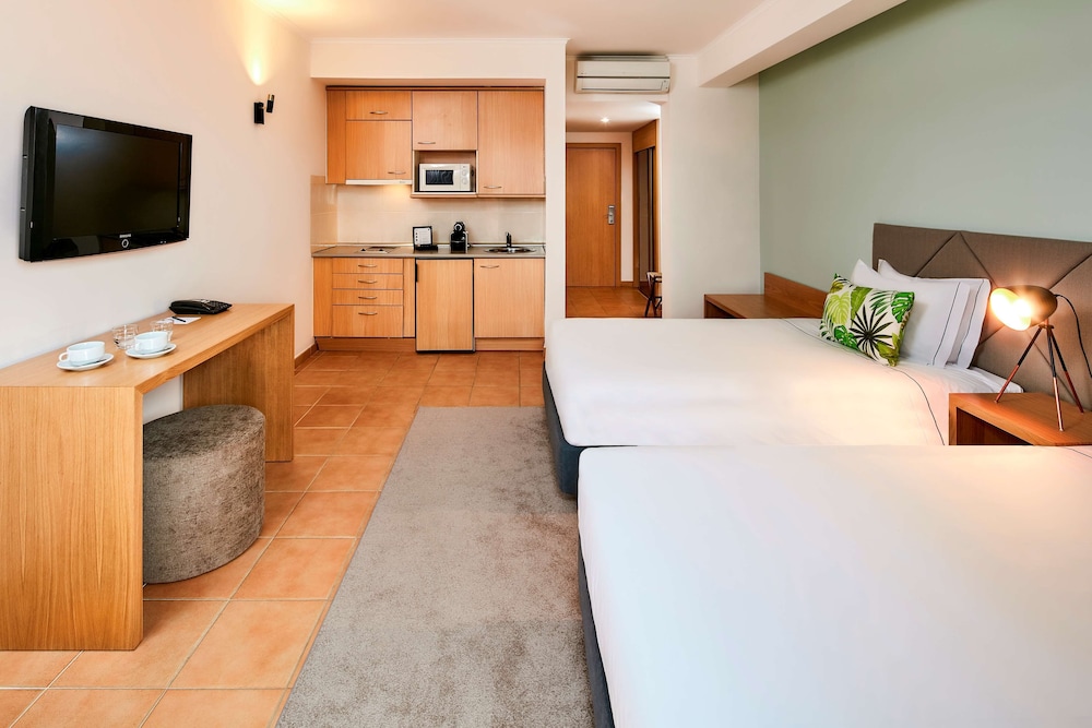 NH Marina Portimao Resort — Hotel rooms in Portimão, Faro