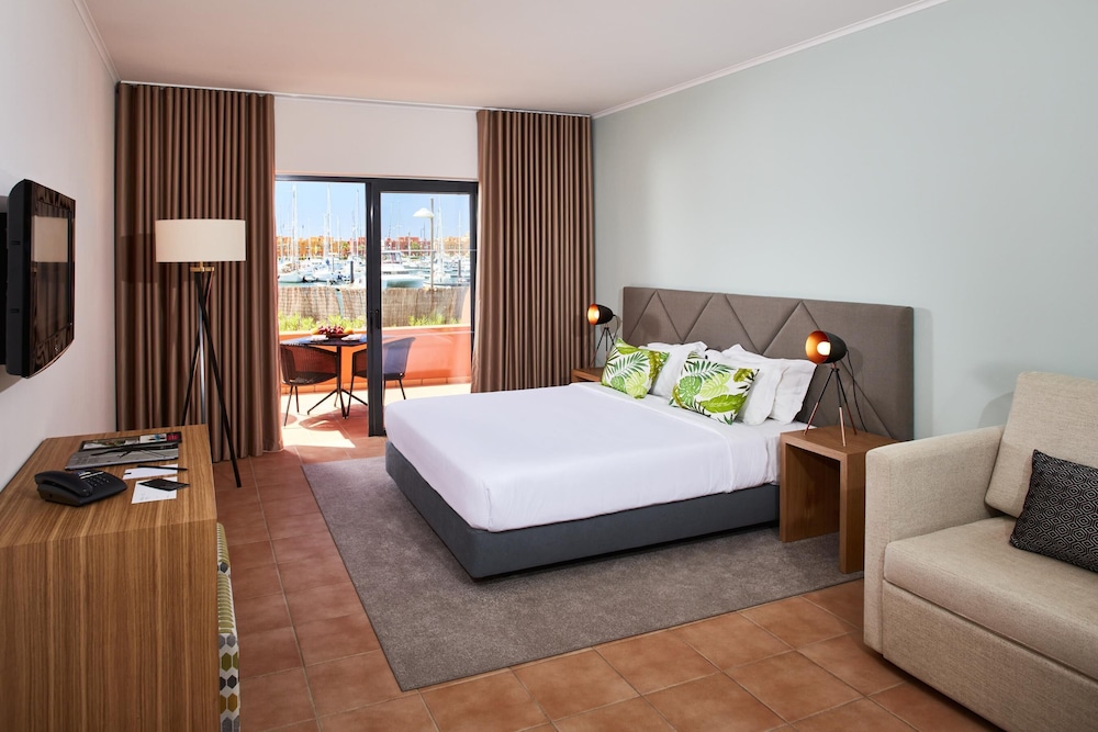 NH Marina Portimao Resort — Hotel rooms in Portimão, Faro