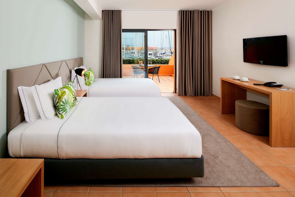 NH Marina Portimao Resort — Hotel rooms in Portimão, Faro