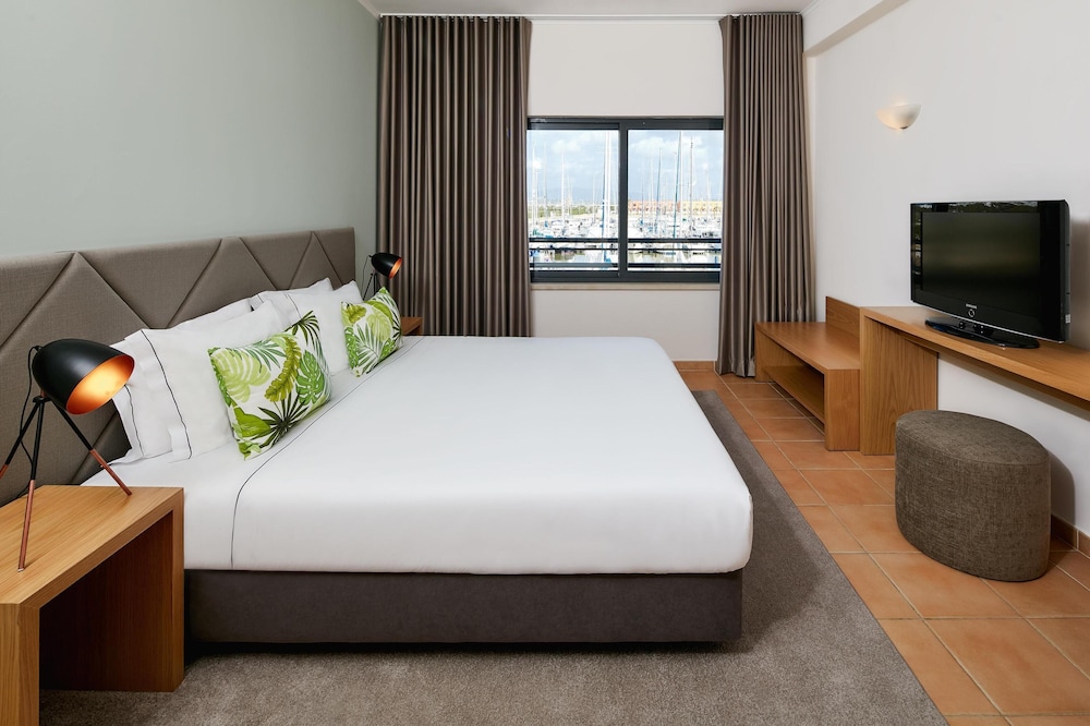 NH Marina Portimao Resort — Hotel rooms in Portimão, Faro