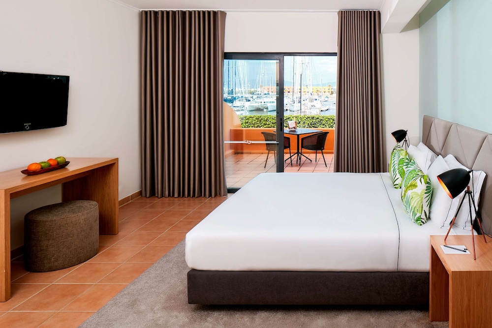 NH Marina Portimao Resort — Hotel rooms in Portimão, Faro