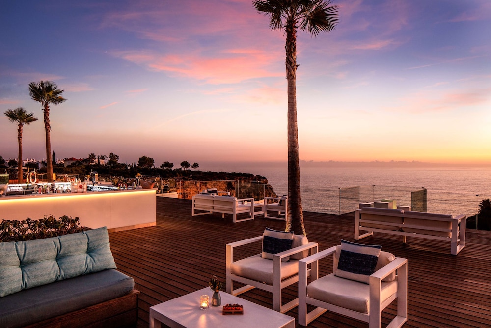Tivoli Carvoeiro — Restaurant & bars in Carvoeiro, Faro