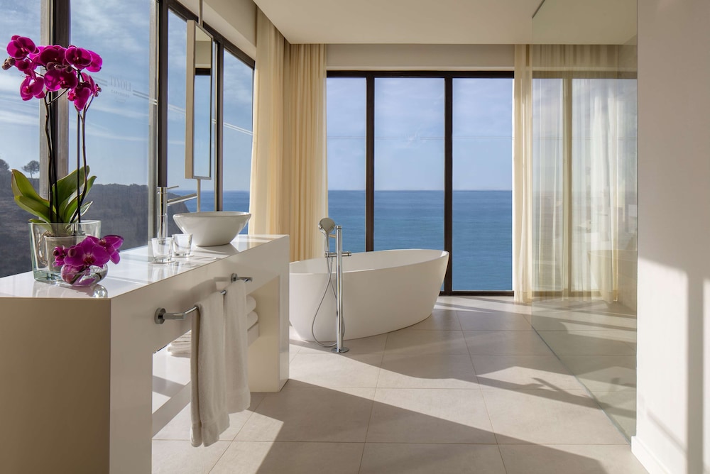 Tivoli Carvoeiro — Hotel rooms in Carvoeiro, Faro
