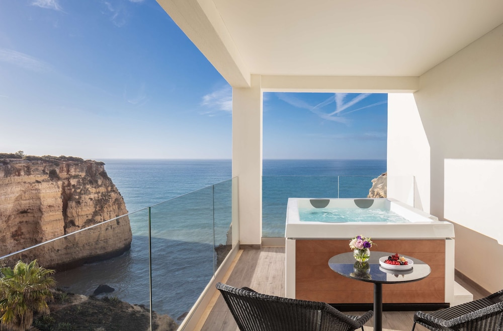 Tivoli Carvoeiro — Hotel rooms in Carvoeiro, Faro