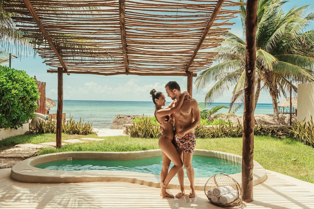 Viceroy Riviera Maya, a Luxury Villa Resort - Adults Only — Swimming pool in Playa del Carmen, Quintana Roo
