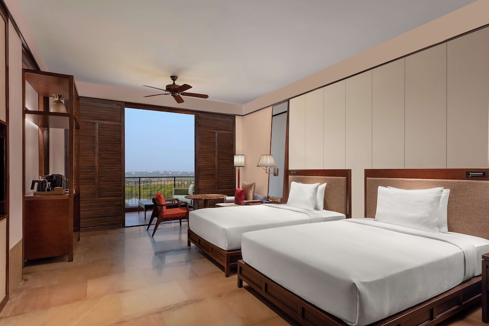 Hilton Goa Resort Candolim — Hotel rooms in Candolim, Goa