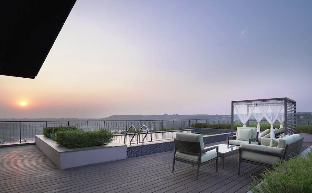 Hilton Goa Resort Candolim — Swimming pool in Candolim, Goa