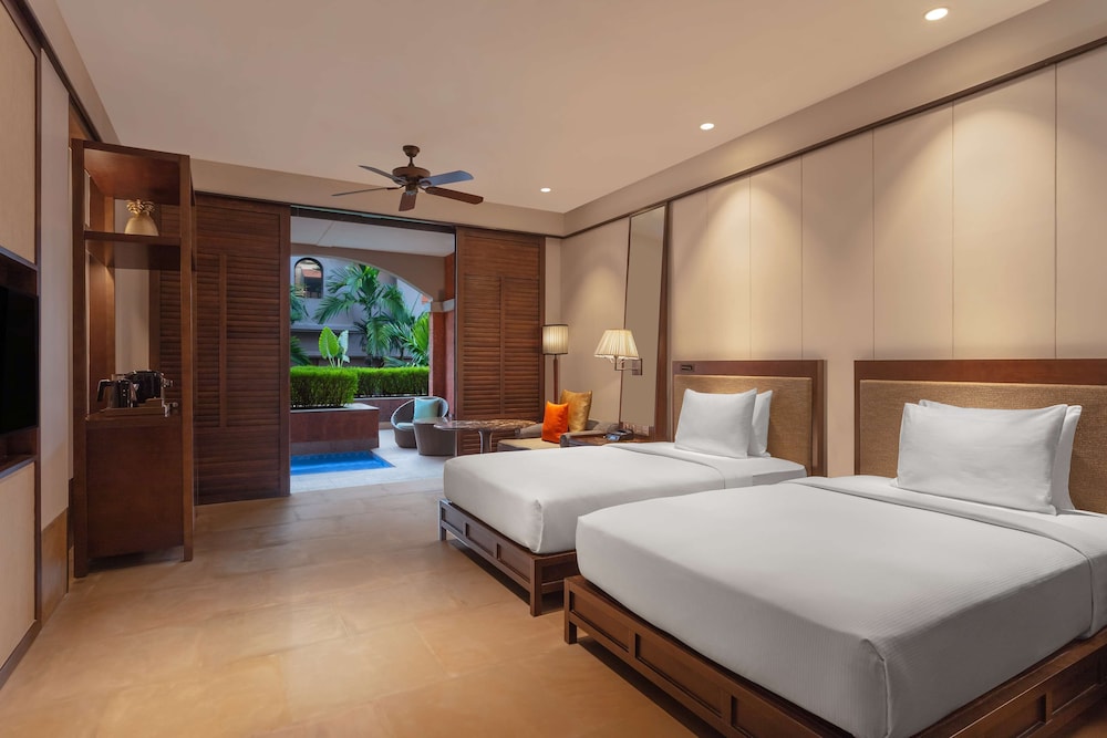 Hilton Goa Resort Candolim — Hotel rooms in Candolim, Goa