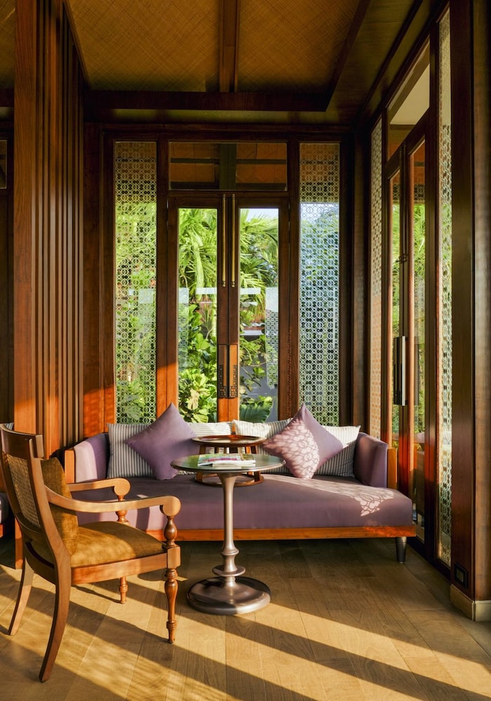 Hilton Goa Resort Candolim — Hotel rooms in Candolim, Goa