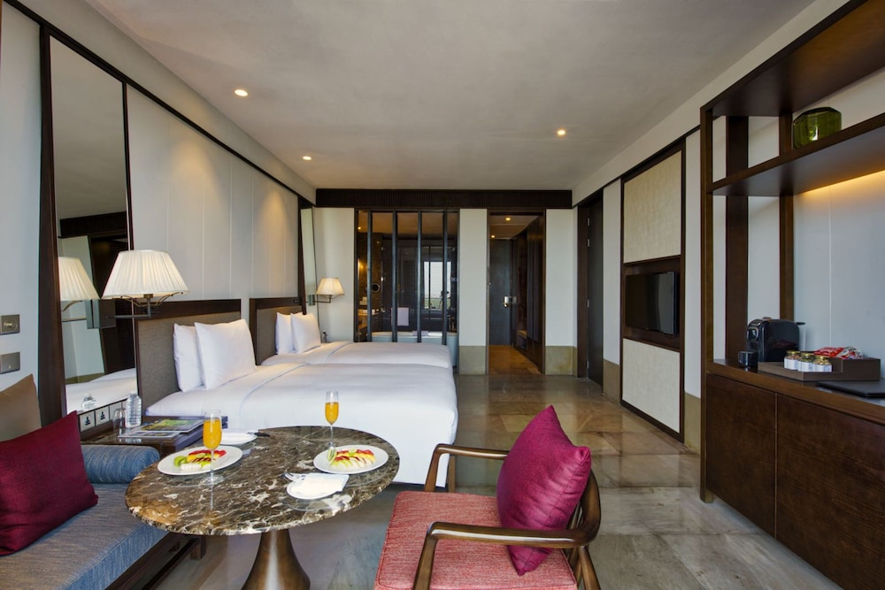 Hilton Goa Resort Candolim — Hotel rooms in Candolim, Goa