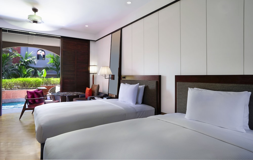 Hilton Goa Resort Candolim — Hotel rooms in Candolim, Goa
