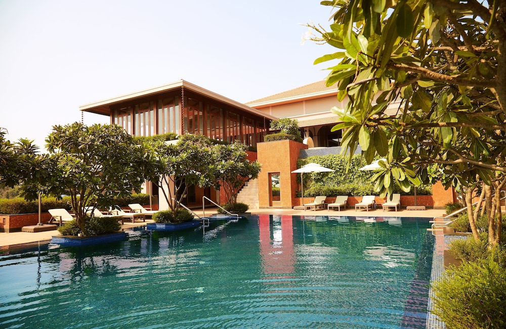 Hilton Goa Resort Candolim — Swimming pool in Candolim, Goa