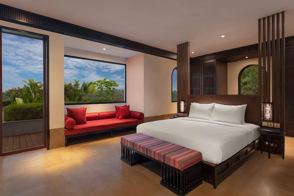 Hilton Goa Resort Candolim — Hotel rooms in Candolim, Goa