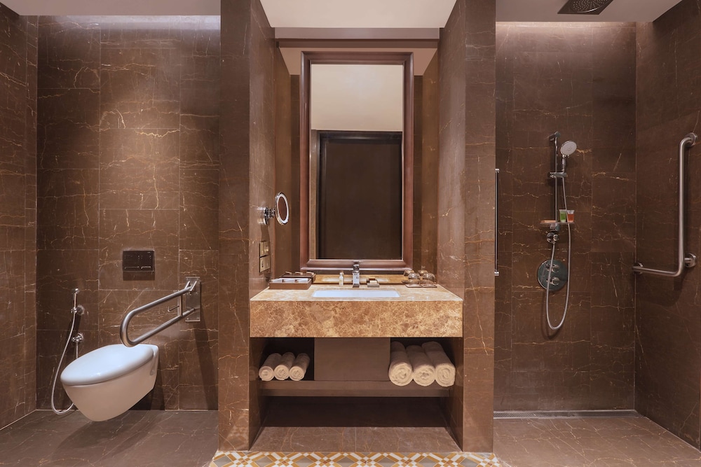 Hilton Goa Resort Candolim — Hotel rooms in Candolim, Goa