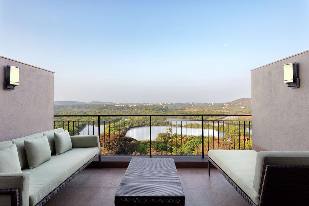 Hilton Goa Resort Candolim — Hotel building in Candolim, Goa