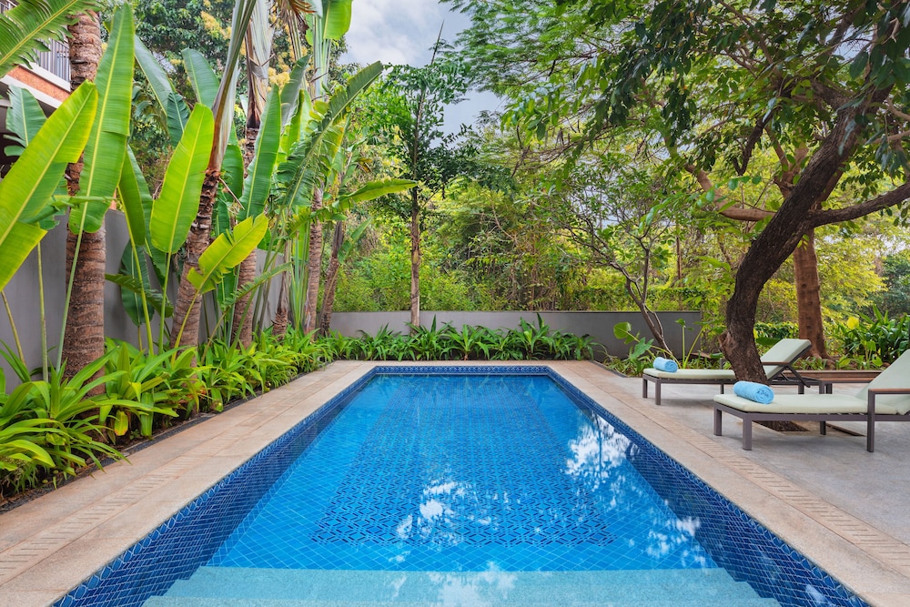 Hilton Goa Resort Candolim — Swimming pool in Candolim, Goa