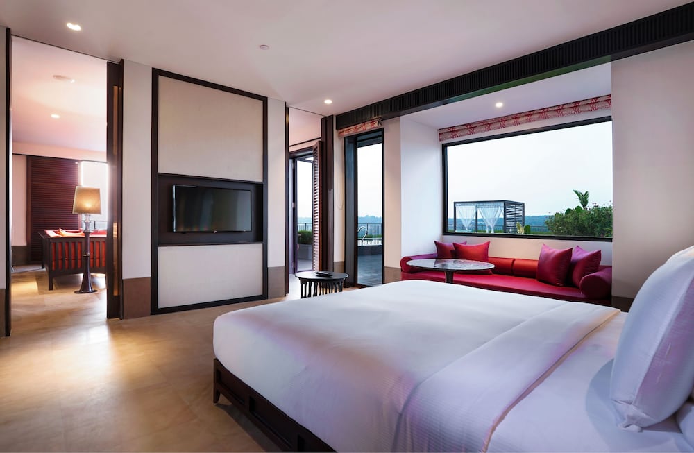 Hilton Goa Resort Candolim — Hotel rooms in Candolim, Goa