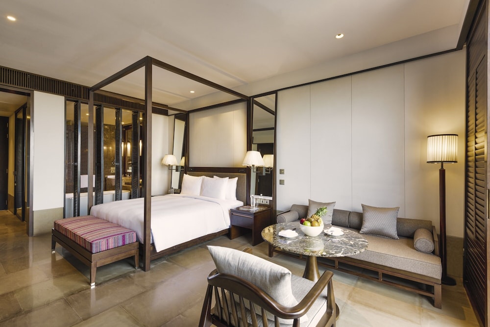 Hilton Goa Resort Candolim — Hotel rooms in Candolim, Goa