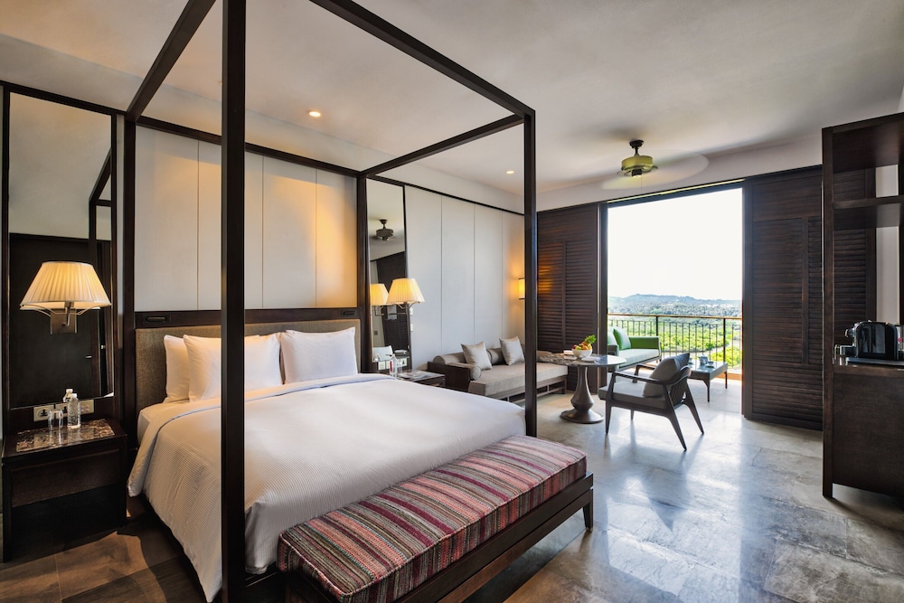 Hilton Goa Resort Candolim — Hotel rooms in Candolim, Goa