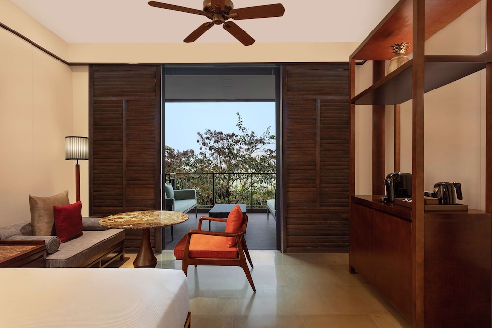 Hilton Goa Resort Candolim — Hotel rooms in Candolim, Goa