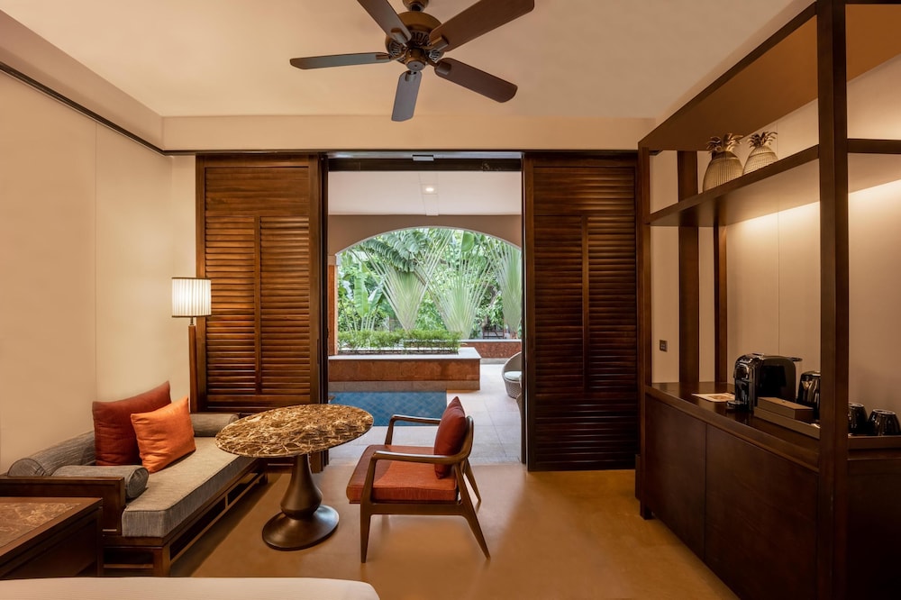 Hilton Goa Resort Candolim — Hotel rooms in Candolim, Goa