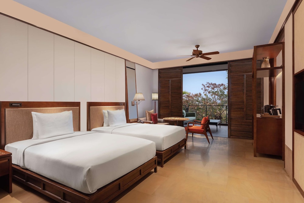 Hilton Goa Resort Candolim — Hotel rooms in Candolim, Goa