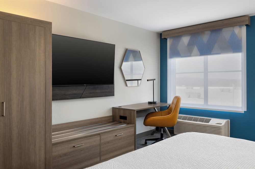 Holiday Inn Express Boston - Milford by IHG — Hotel rooms in Milford, Massachusetts